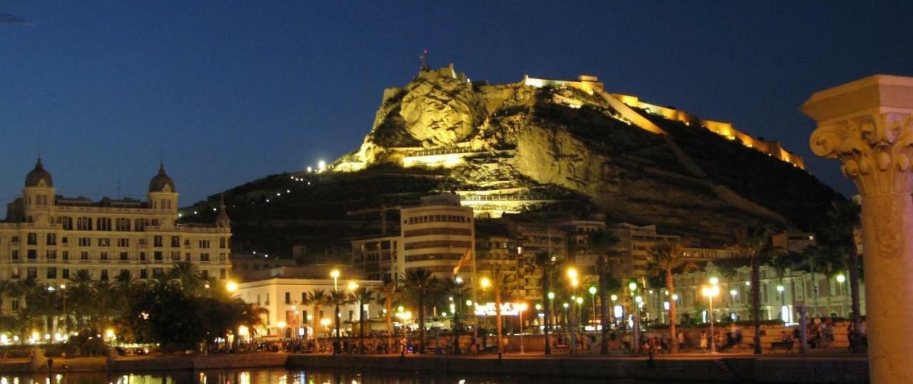 Un Lujo En El Corazon De Alicante Buitenkant foto